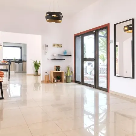 Marblau Lanzarote Вилла Коста Бланка